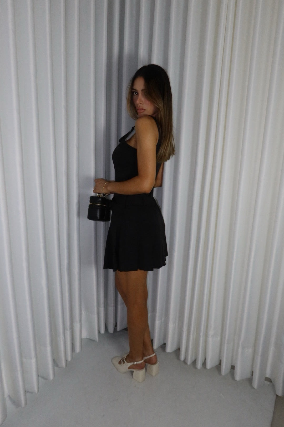 VESTIDO PLISADO NEGRO 4696