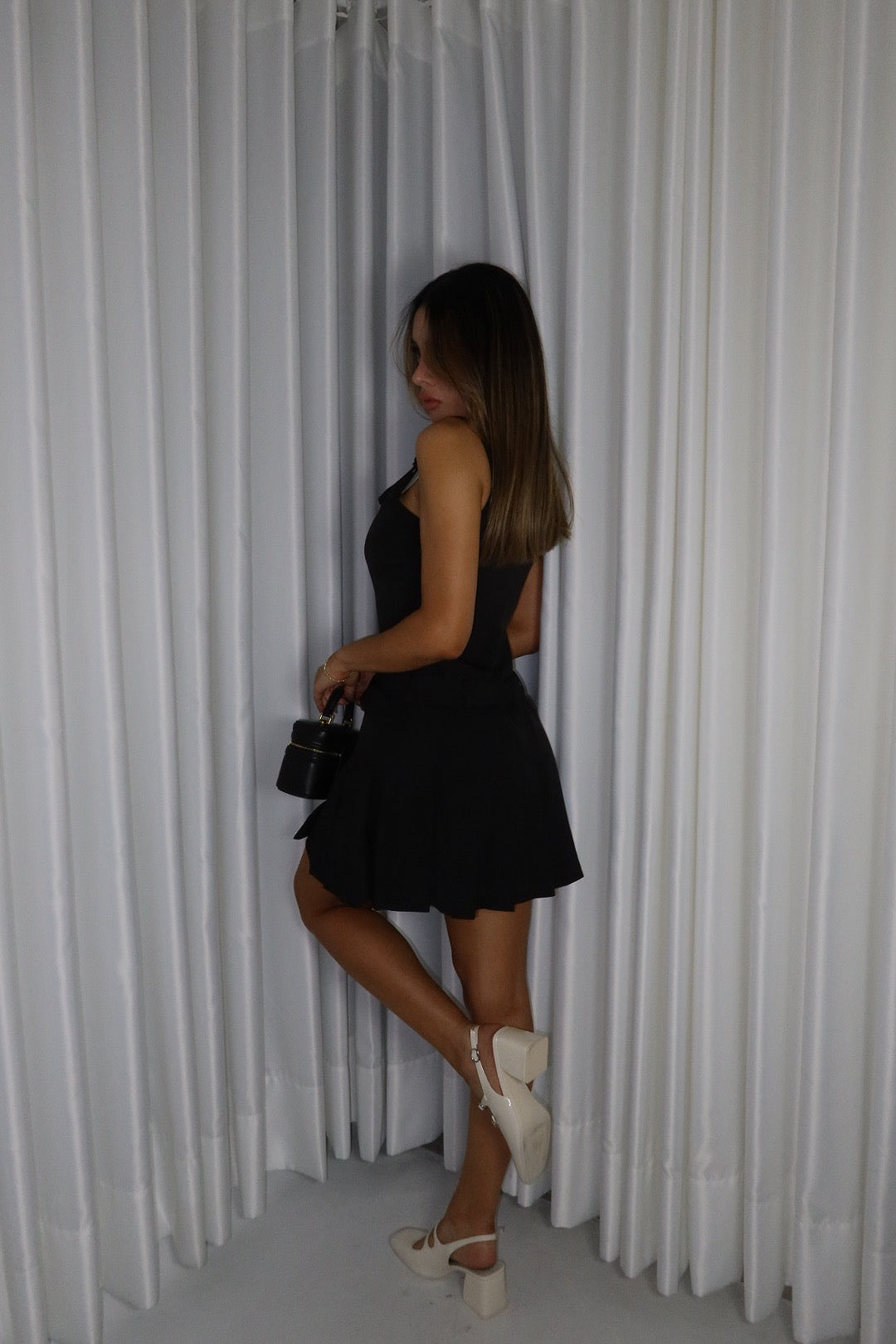 VESTIDO PLISADO NEGRO 4696