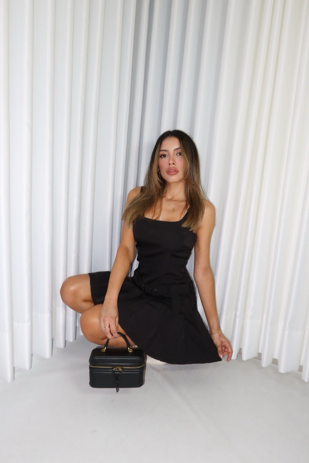 VESTIDO PLISADO NEGRO 4696