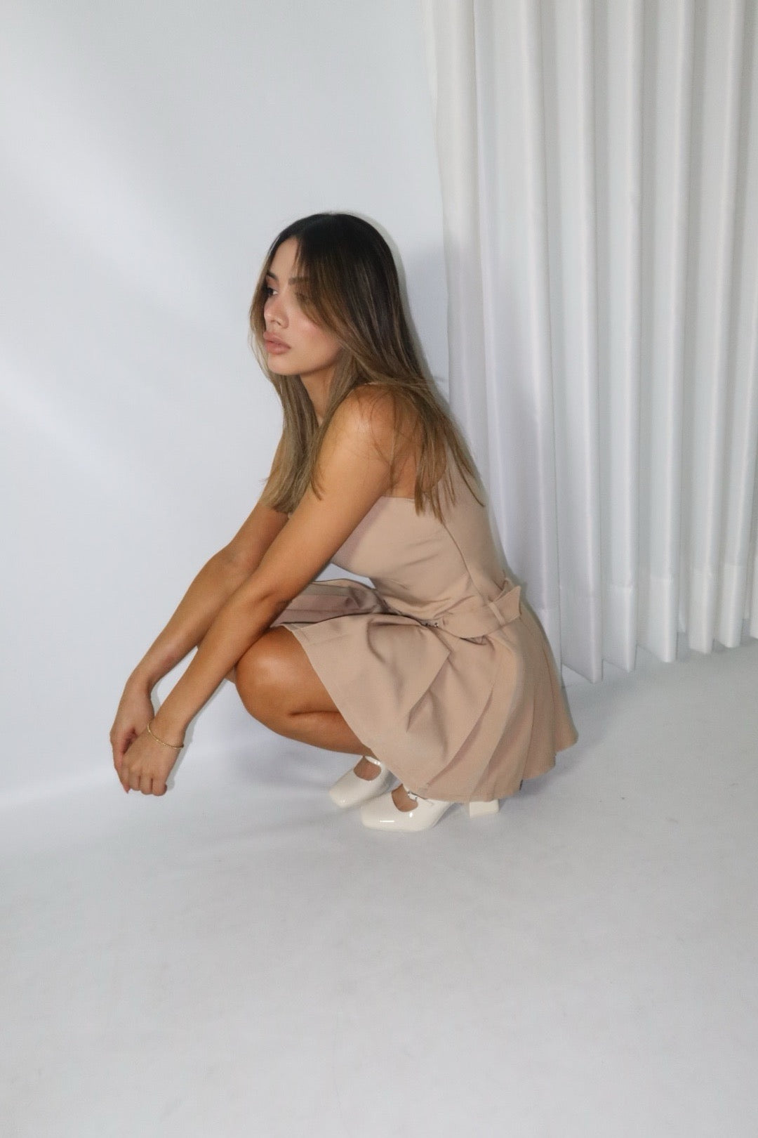 VESTIDO PLISADO NUDE 4696